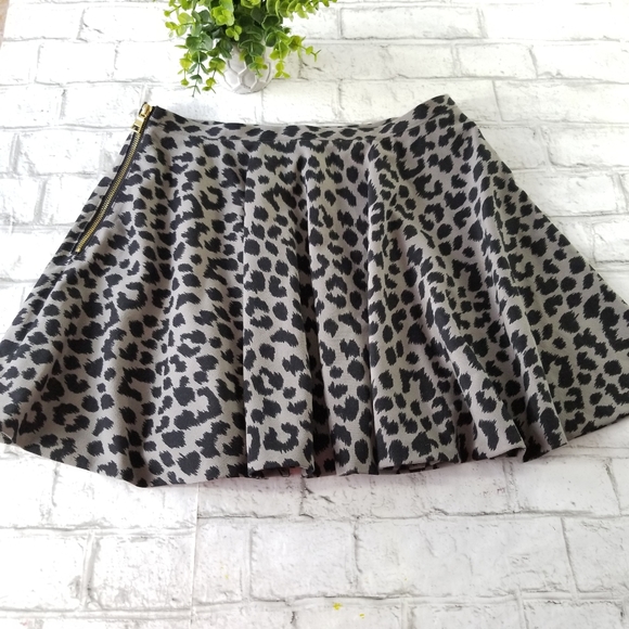 Victoria's Secret Leopard Print Skirt Size… - Picture 2 of 7